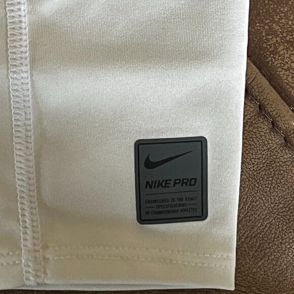 New NIKE Pro Adult Dri-FIT 3.0 Arm Sleeves Size S/M - Picture 2 of 3